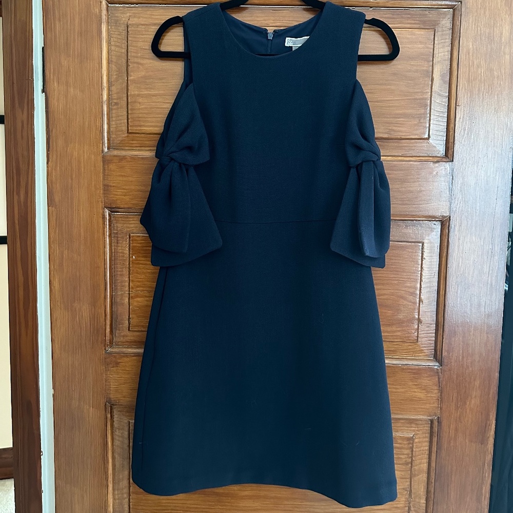 Chelsea 28 Navy Shoulder Bow dress, size 4